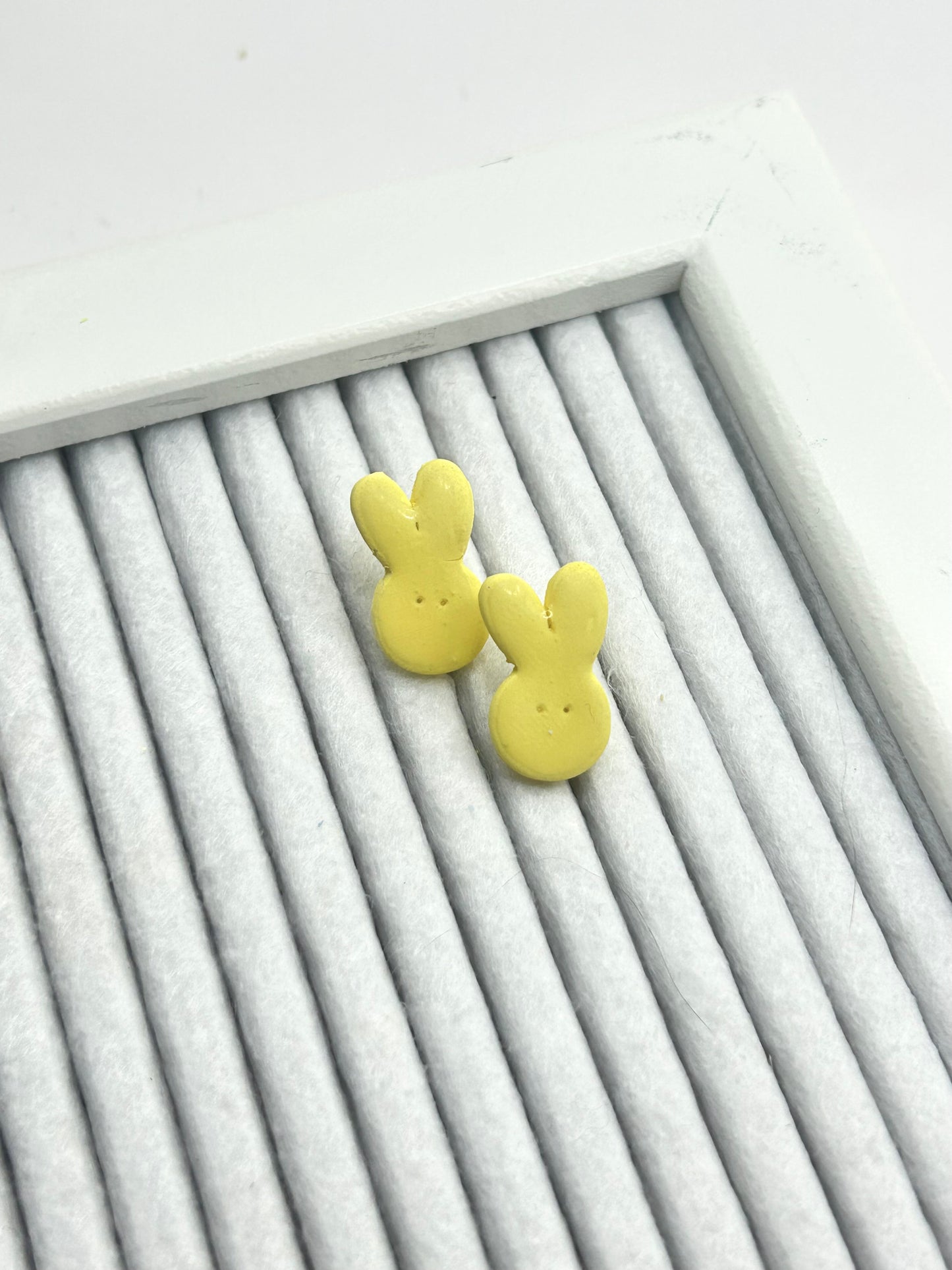Peep Studs